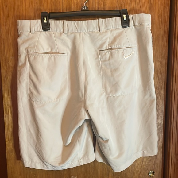 Men’s: Nike dry fit shorts. Size 36. - Picture 2 of 4